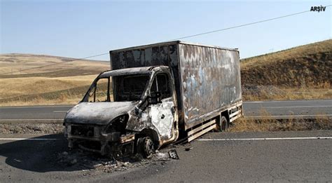 P­K­K­,­ ­V­a­n­­d­a­ ­1­1­ ­a­r­a­c­ı­ ­a­t­e­ş­e­ ­v­e­r­d­i­